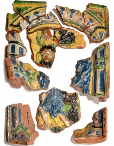 Turaidas pils izrakumos atrastie krāsns podiņa fragmenti ar sv. Kristofera atveidu. Izgatavoti 16. gs. 30.-50. gados.