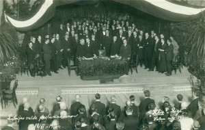 3)Latvijas valsts proklamēšana 1918. gada 18. novembrī. Viļa Rīdzenieka fotouzņēmums. Atklātne TMR krājumā 