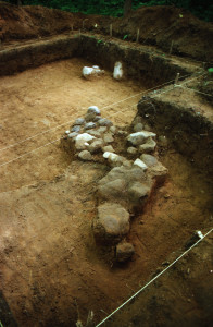 Arheoloģiskie izrakumi Kārļu kalna pilskalnā. 2000. gads 