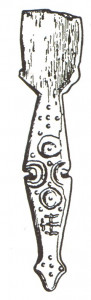 Kaula lāpstiņa ar saules simboliku. 11.–12. gs. Turaidas muzejrezervāta krājums