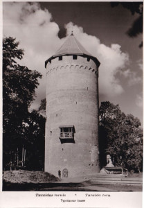 att. Atjaunotais Turaidas pils tornis. Pastkarte – fotogrāfija ap 1960. gadu